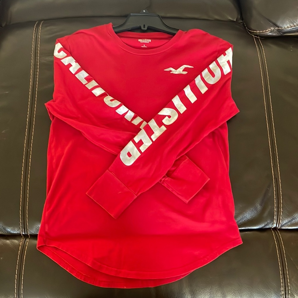 Hollister Men’s Long Sleeve Logo Graphic Tee